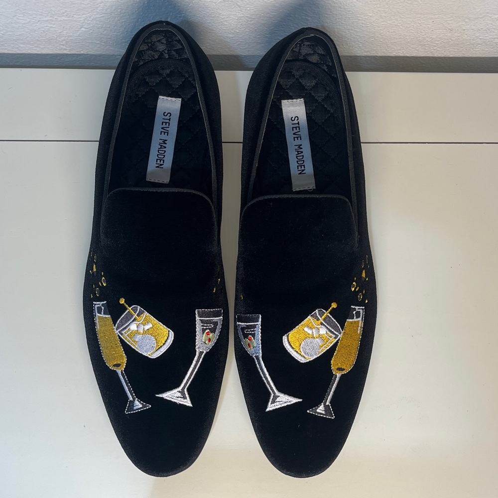(30) Steve Madden Laight slip on Black Velvet Loafers with Cocktail Embroidery - Picture 2 of 3